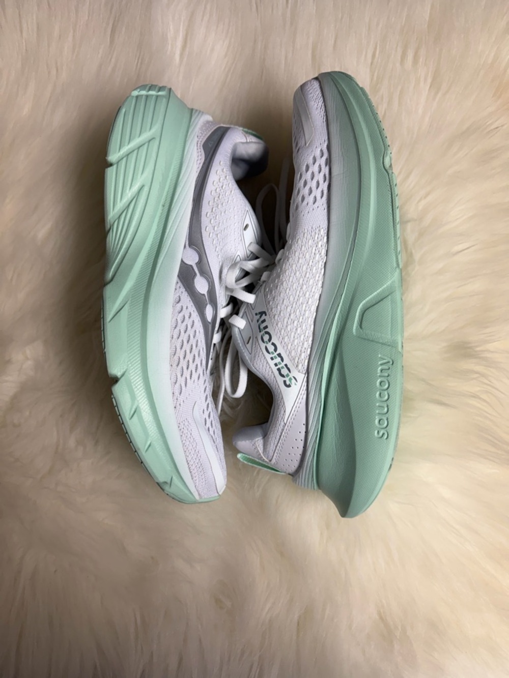 saucony